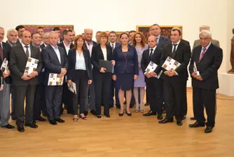 Разпределиха 1.4 млрд. лв. европейски пари на 39 общини