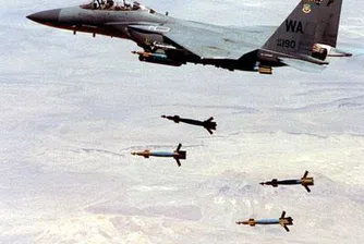 Гейтс: Кадафи приписва свои жертви на въздушните удари