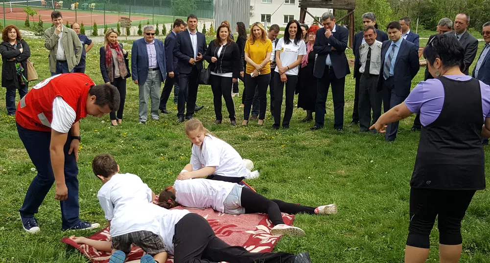 Деца се борят с природните бедствия