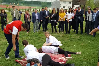 Деца се борят с природните бедствия