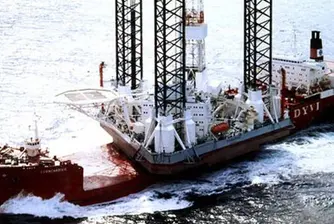 Българин в неизвестност след катастрофа на нефтена платформа