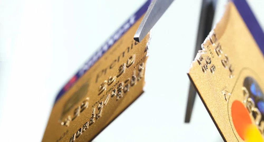 Ирландец, купувал имоти с кредитни карти у нас, фалира