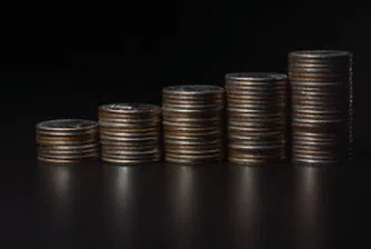 Шест двигателя за растежа на обезщетенията за неимуществени вреди