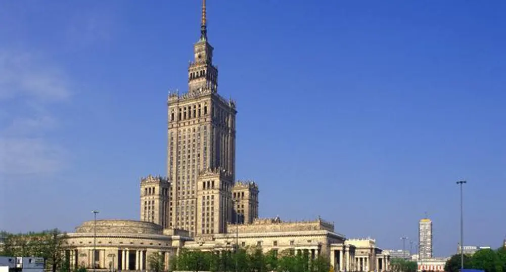 Полша уволнява поне 10% от държавните служители