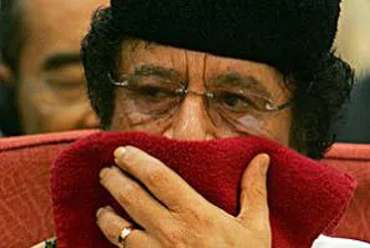 Кадафи се криел в болници