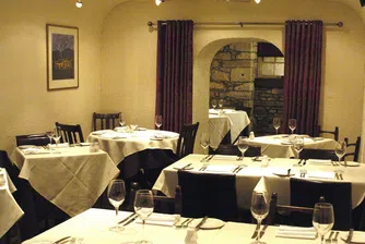 Ресторант даде безплатна вечеря за посетители по гащи