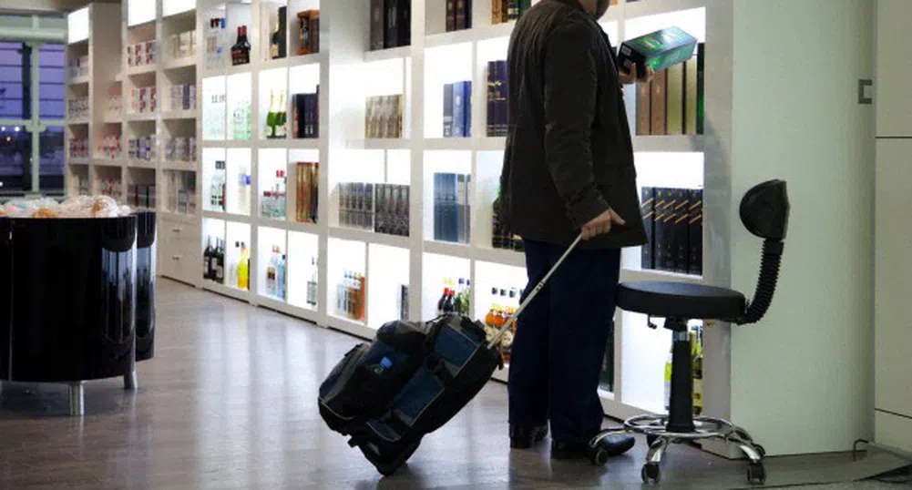 Азиатец похарчи рекордна сума на безмитен магазин