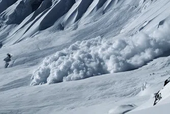 Има затрупани в лавината под връх Тодорка
