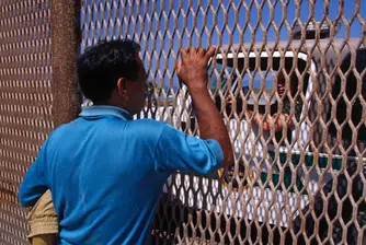 Всеки трети мексиканец би се преместил да живее в САЩ