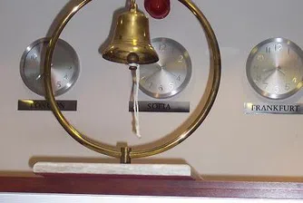 Лек спад на индексите тази сутрин