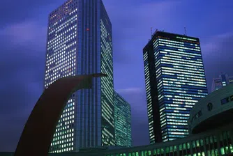 Вечерен час за прекалено усърдните си служители