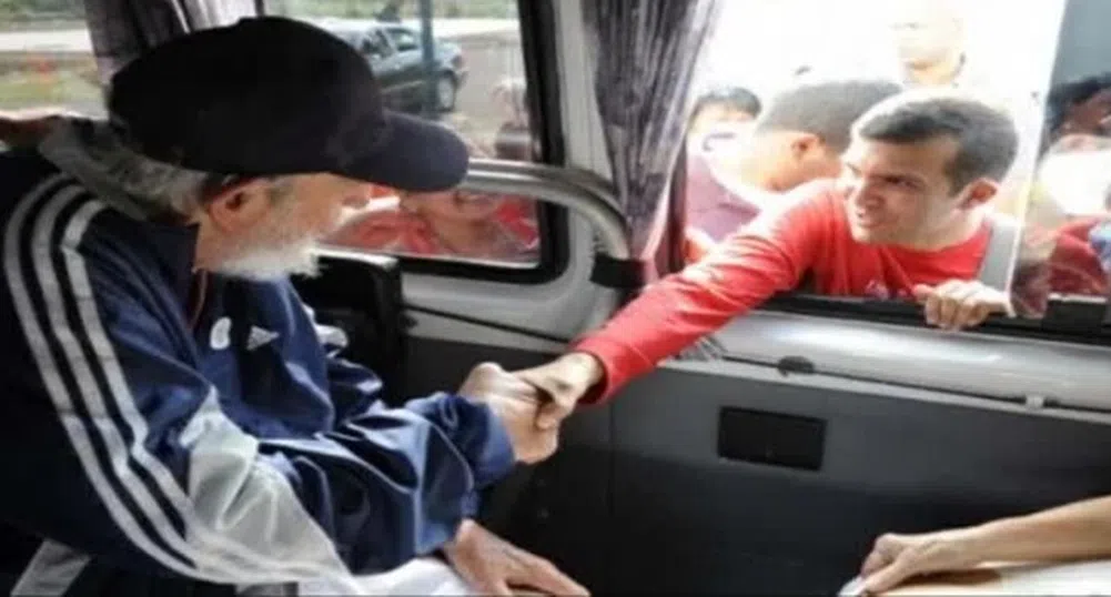 Фидел Кастро се появи на публично място за пръв път от година