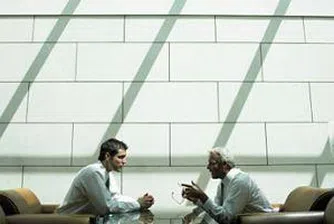 Критиката или похвалата стимулира повече за работа