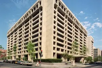 МВФ под прицела на критиката