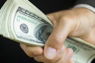 Най-богатият човек в света продължава да обеднява