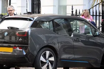 Роуън Аткинсън замени McLaren F1 за BMW i3