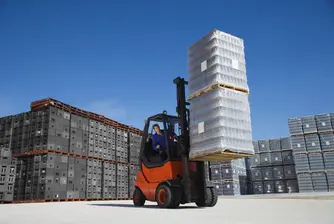 Външнотърговското салдо на България остава отрицателно