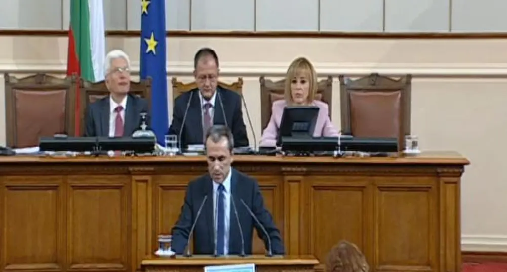 200-250 млн. лв. неизпълнение на приходите прогнозира Орешарски