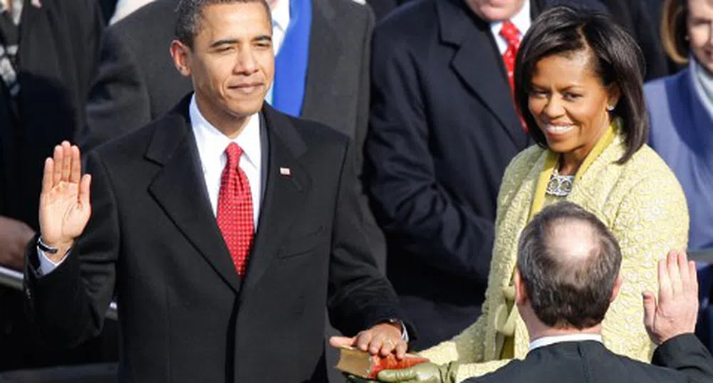 Обама ще се закълне върху две библии