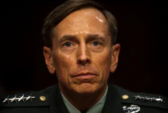 Шефът на ЦРУ подаде оставка заради извънбрачна връзка