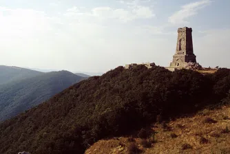 Обраха паметника на Шипка