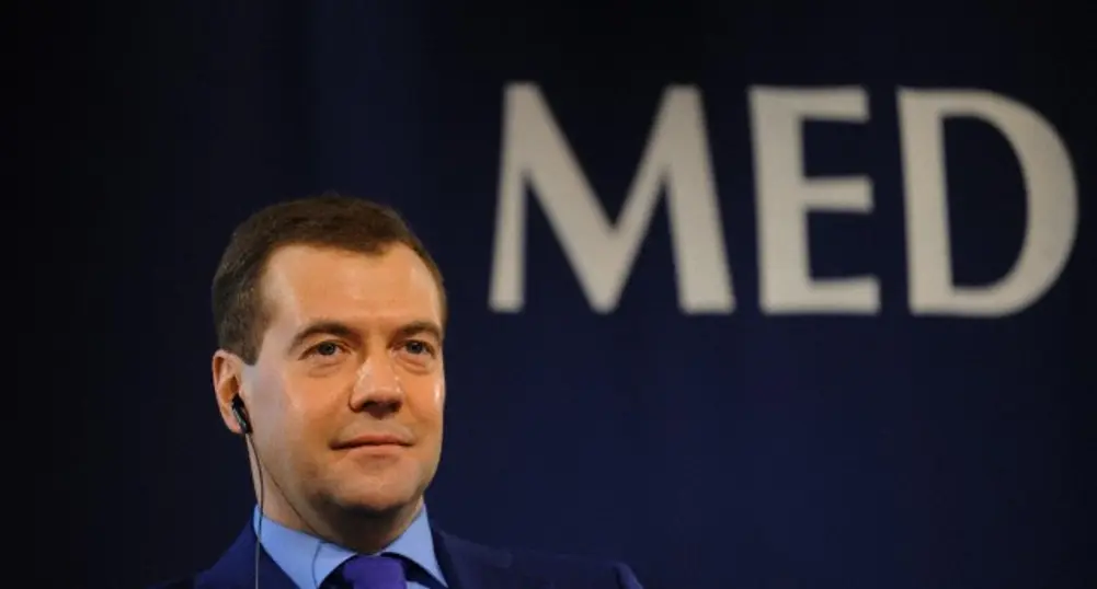 Медведев: Нужно е време за възстановяване на икономиката