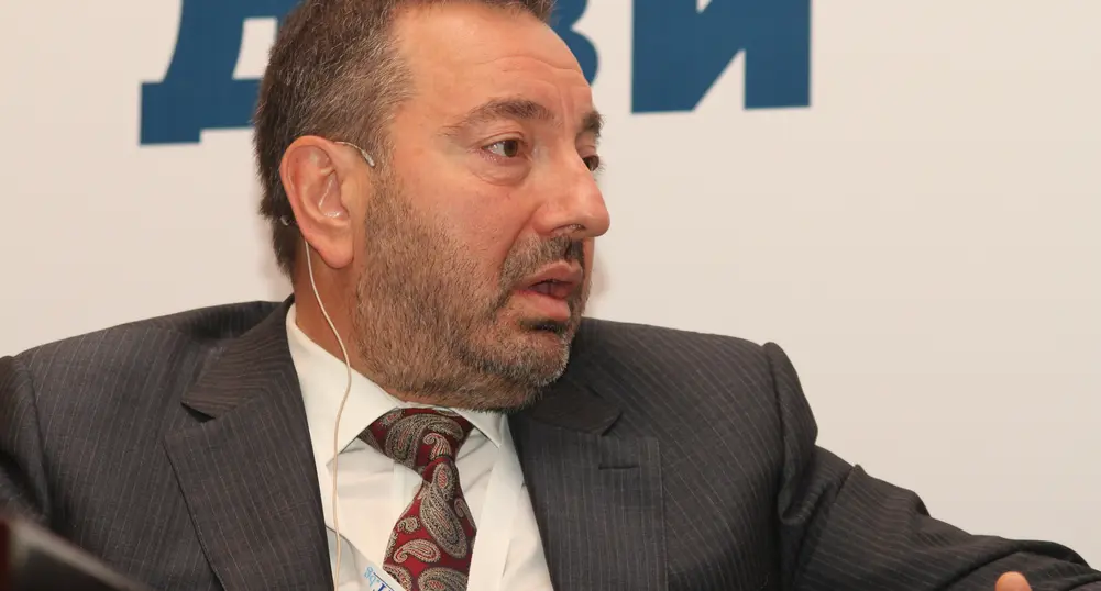 Само публичното поведение на енергетиката ще реши проблемите й