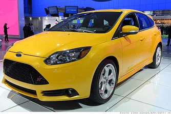 Ford и Toyota се карат кой продава повече автомобили