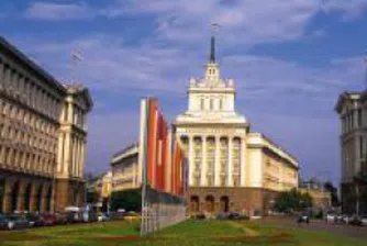 Обединени Facebook групи излизат на протест