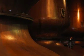 80% от алкохола се вари на черно