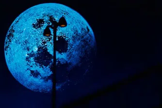 Вода, сребро и алкохол откриха на Луната