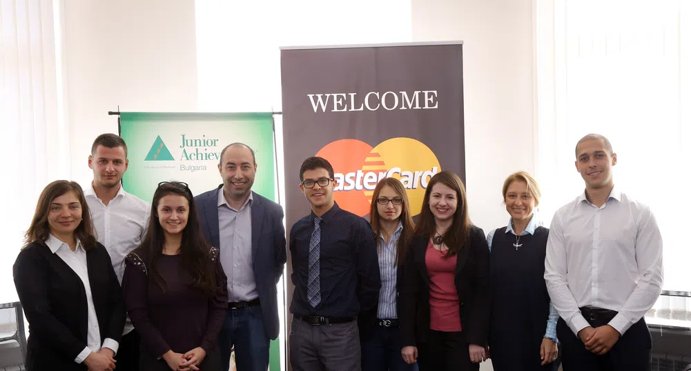 MasterCard представи финалистите от проекта Лидери за един ден