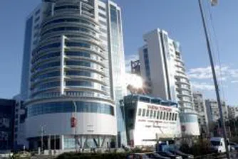 Още един мол с финансови проблеми