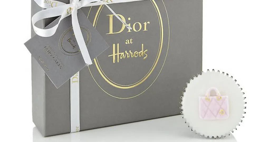 Christian Dior започва да пече кексчета