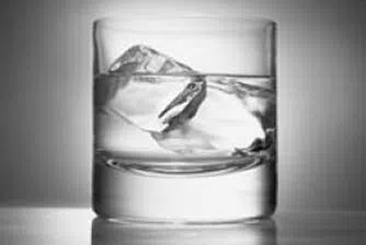 В руския парламент отново разрешиха водката