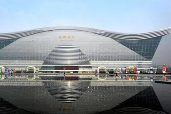 Най-голямата сграда в света официално отвори врати