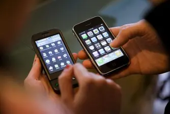 Apple отбеляза 2 млрд. даунлоуда на приложения за iPhone