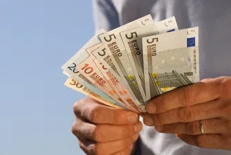 Необслужените бързи кредити отново над 30%