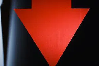 Спад в потребителското доверие в САЩ свали индексите