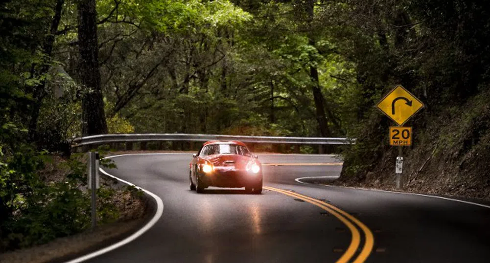 Шофьорите с включени светлини през цялата година