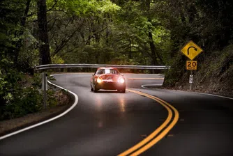 Шофьорите с включени светлини през цялата година