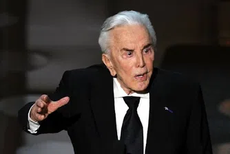 Кърк Дъглас дарява 50 милиона долара