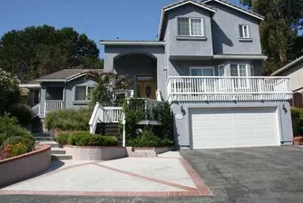 Стая под наем в първия офис на Facebook