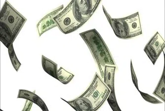 В Тайланд валя дъжд от пари