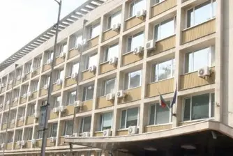 813 лева достигна средната заплата през март