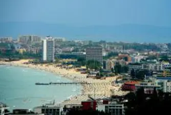 Хотелиери блокират пътя Бургас-Варна