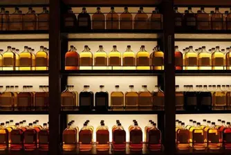 Японска компания купува производителя на Jim Beam