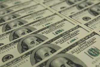 Доларът поевтинява спрямо повечето основни валути