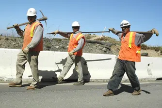 Гърците работят най-много сред европейците