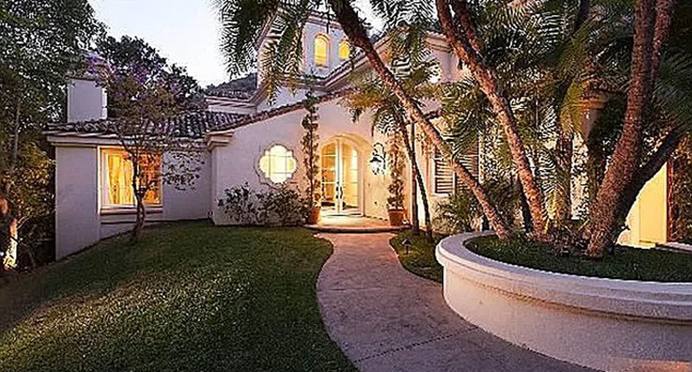 Шарън Стоун продаде имението си със загуба от 4 млн. долара